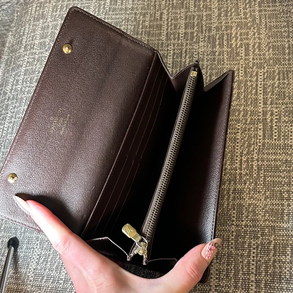 377.  Louis Vuitton Mini Lin Sarah Wallet w/COA